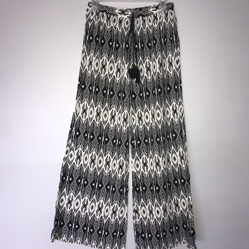 🦓 Patterned Flowy Pants
